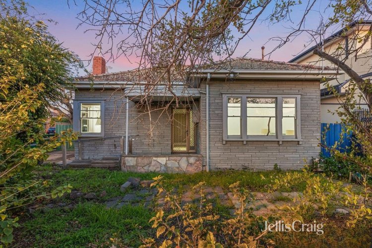 83 Severn Street Yarraville 3013