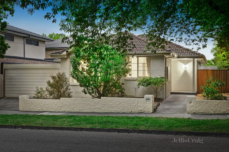 83 Windsor Crescent Mont Albert 3127