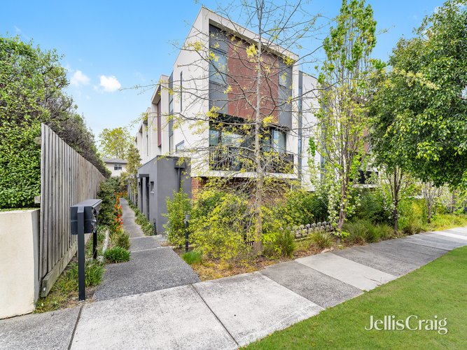 8/342 Burwood Highway Burwood 3125