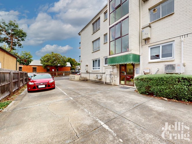 8/37 Bignell Street  Flemington 3031