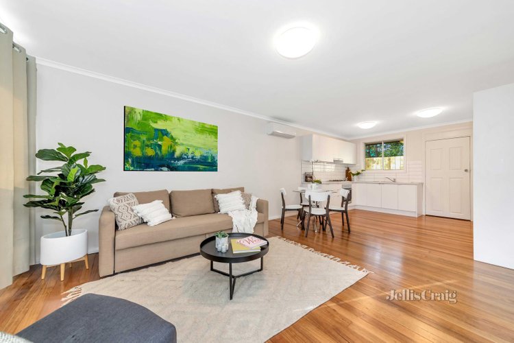 8 4-6 Rosedale Crescent Ringwood East 3135