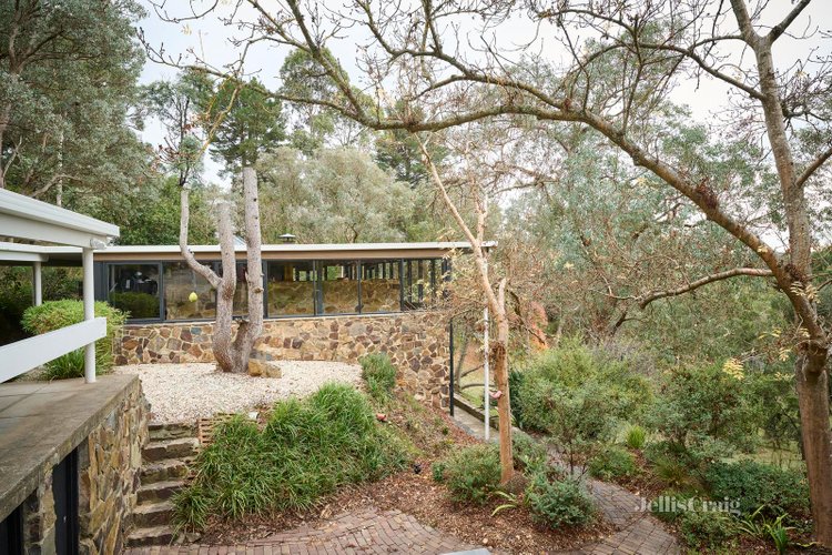 84 Kangaroo Ground-Warrandyte Road North Warrandyte 3113