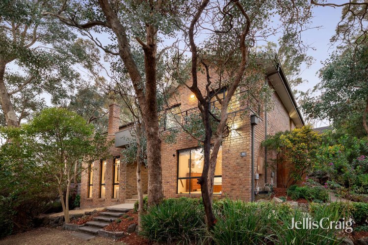 84 Warringah Crescent Eltham North 3095