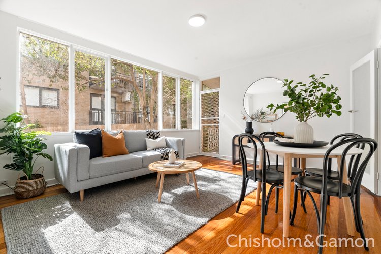 8 5 Herbert Street St Kilda 3182