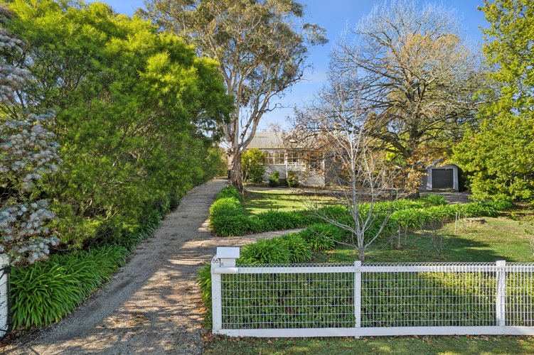 86 East Street Woodend 3442