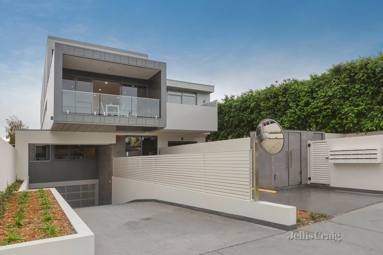 8/688 Inkerman Road Caulfield North 3161