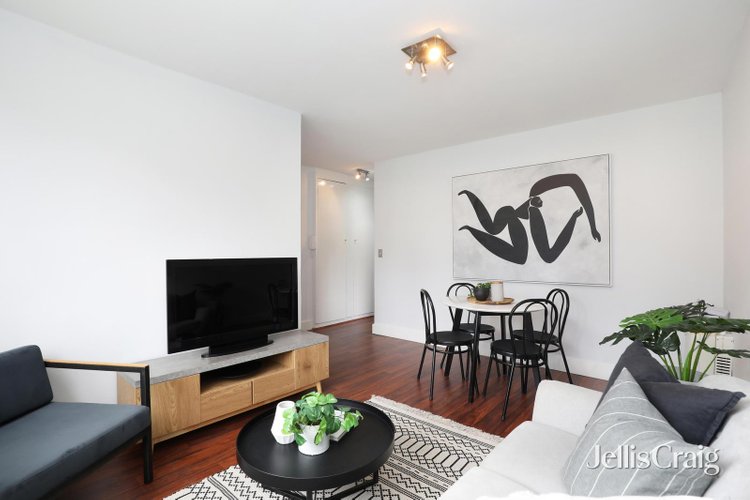 8 69 Edinburgh Street Flemington 3031