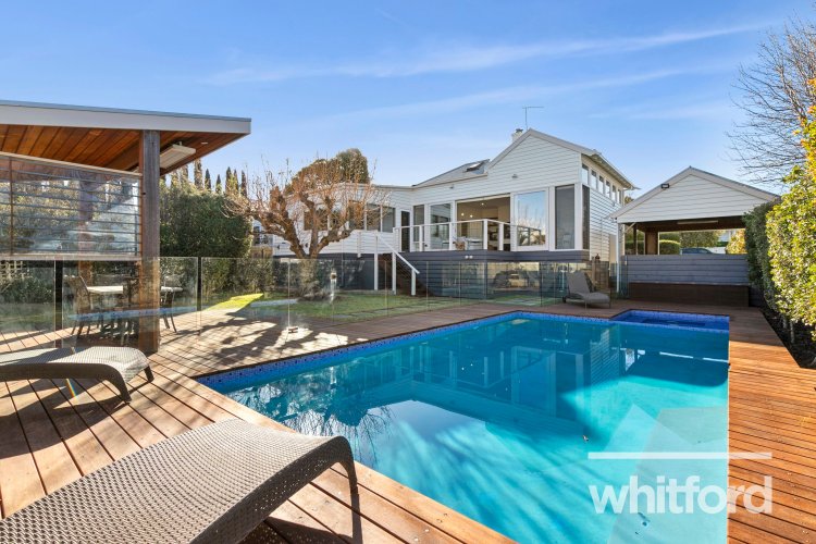87 Fairview Avenue, Newtown