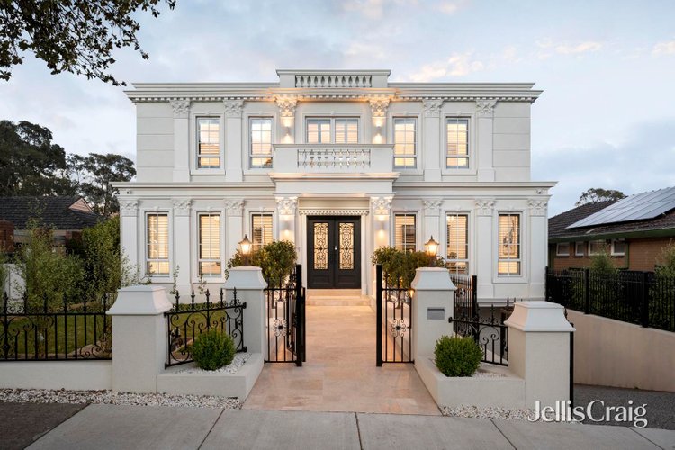 87 Hinkler Road East  Glen Waverley 3150