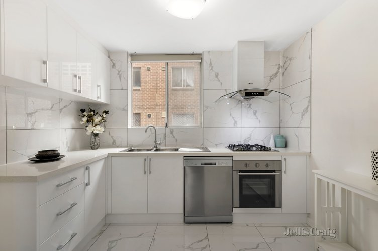 8/70 O'Shanassy Street North Melbourne 3051