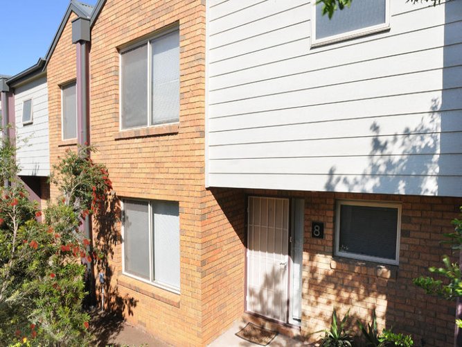 8 77 COGHLAN Street Niddrie 3042