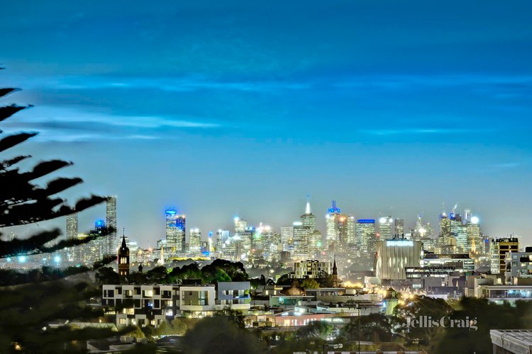 8 772 Burwood Road Hawthorn East 3123
