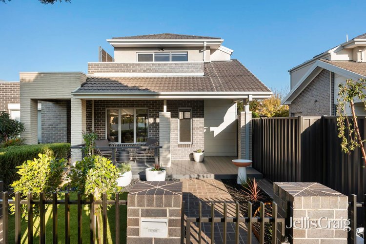 8 86-88 Royal Parade Reservoir 3073