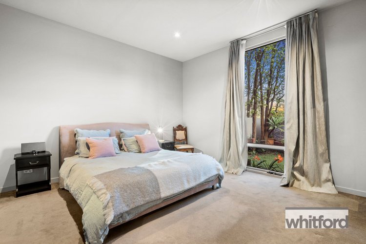 8a Fernery Grove, Newtown