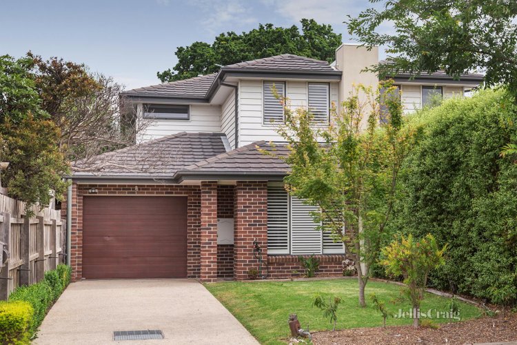 8b Mount View Avenue Parkdale 3195