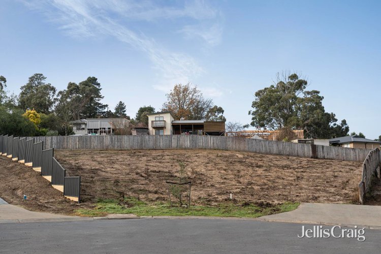 9 & 11 Silver Leaf Court Seville 3139