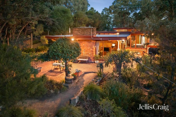 9 Albert Road North Warrandyte 3113