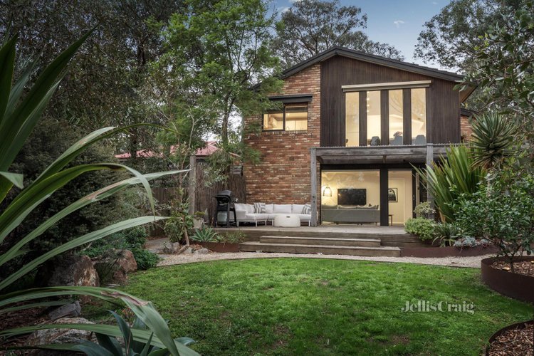9 Ashdale Grove Eltham 3095