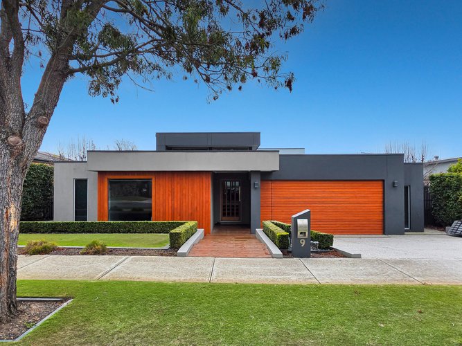 9 Balleroy Road Highton 3216