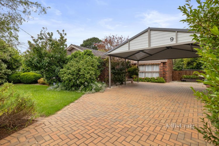 9 Banner Court Glen Waverley 3150