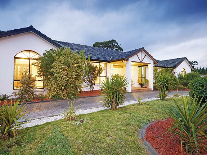 9 BARRYMORE Road Greenvale 3059