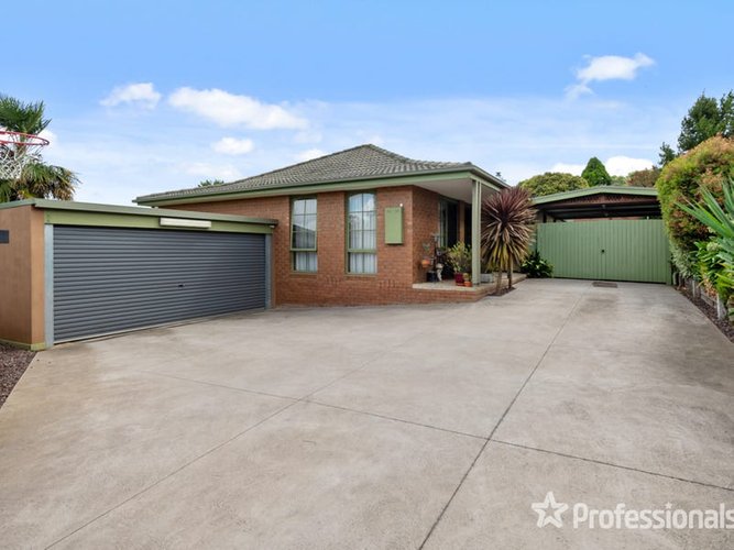 9 Batterbee Drive Mooroolbark 3138
