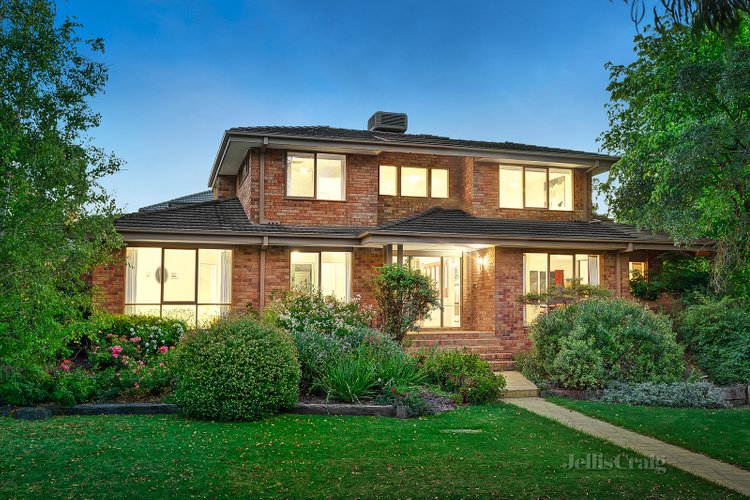 9 Bayles Court Donvale 3111