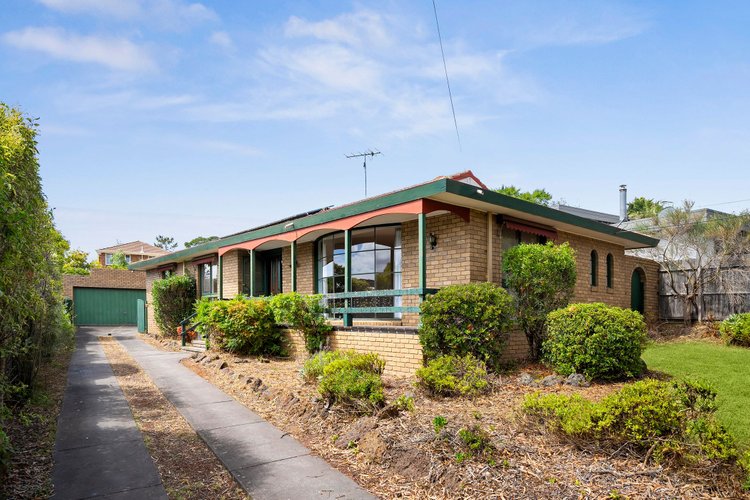 9 Cannes Court Highton 3216