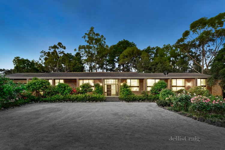 9 Chaim Court Donvale 3111