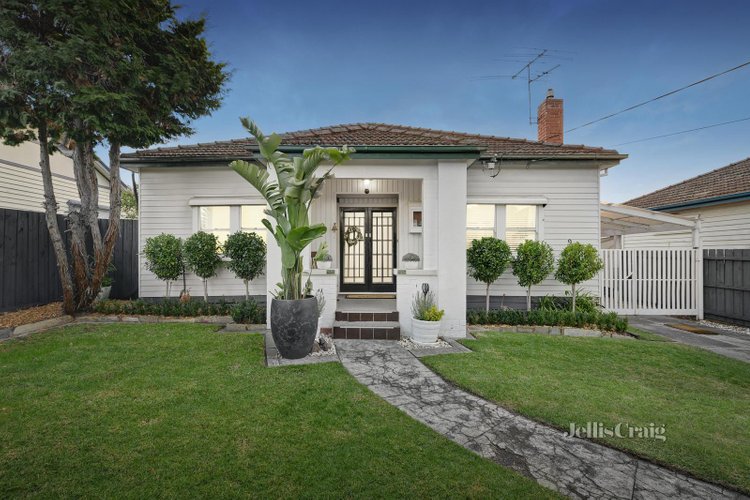 9 Clapperton Street Bentleigh 3204