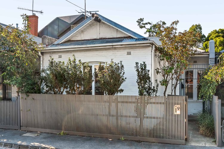 9 Crimea St  Burnley 3121