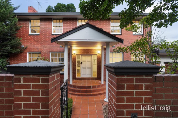 9 Earle Close Mont Albert 3127