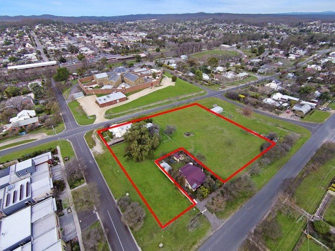9 Edward Street Castlemaine 3450