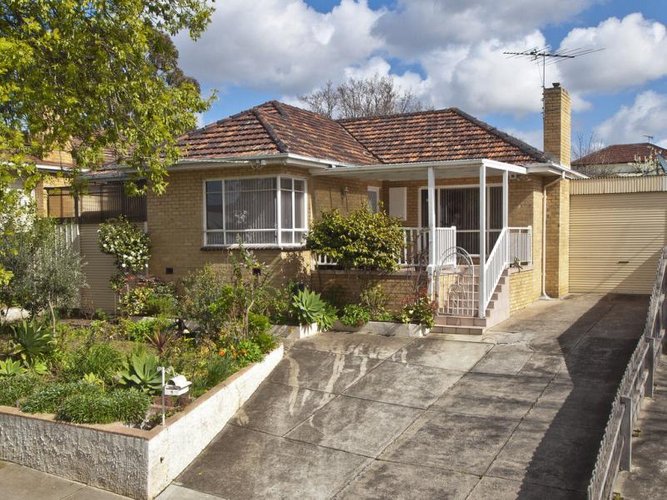9 Esmale Street Strathmore 3041