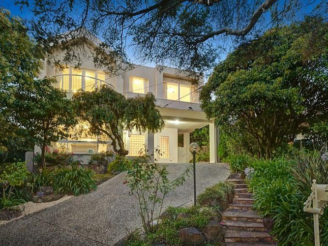 9 Fairway Road Doncaster 3108