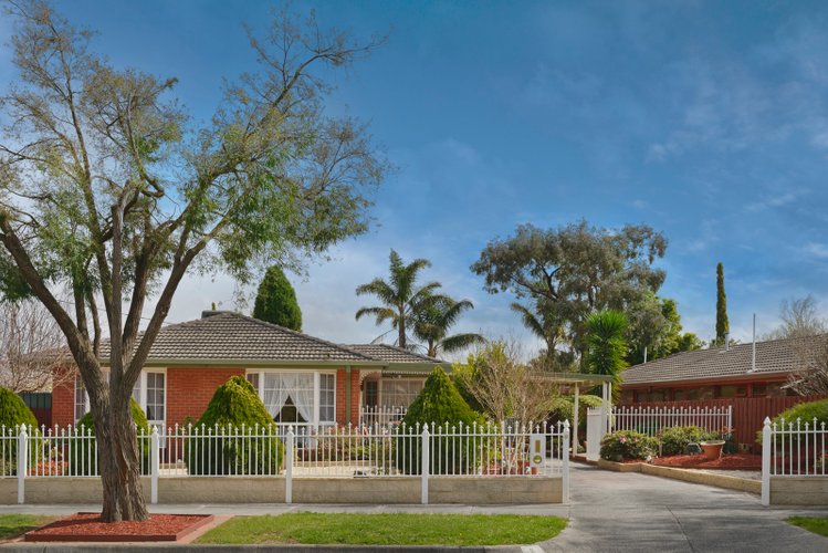 9 Fernvale Crescent Wheelers Hill 3150