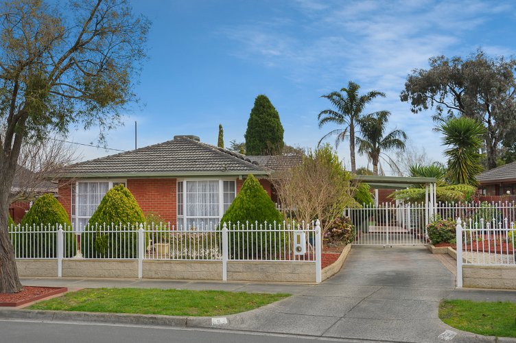 9 Fernvale Crescent Wheelers Hill 3150