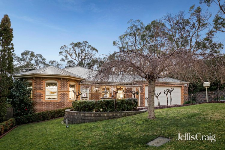 9 Greenhill Rise Ringwood North 3134