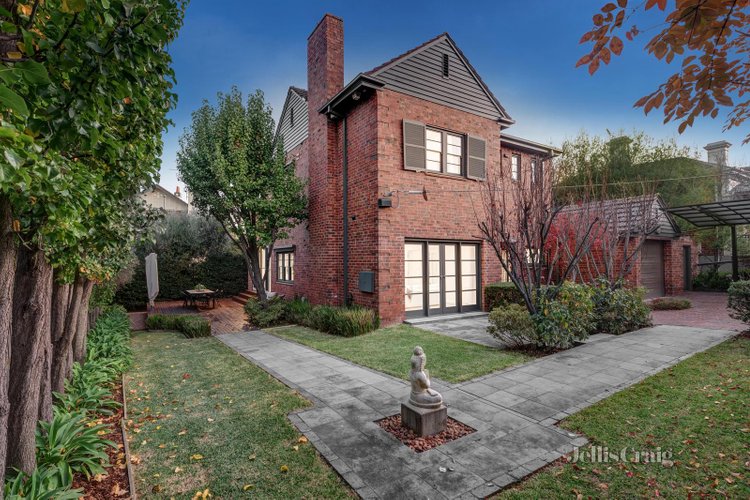 9 Highfield Grove Kew 3101
