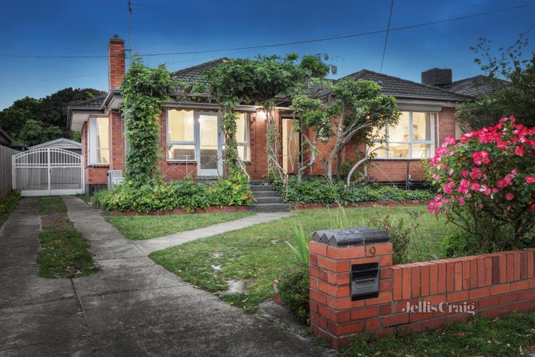 9 Inglewood Avenue Forest Hill 3131