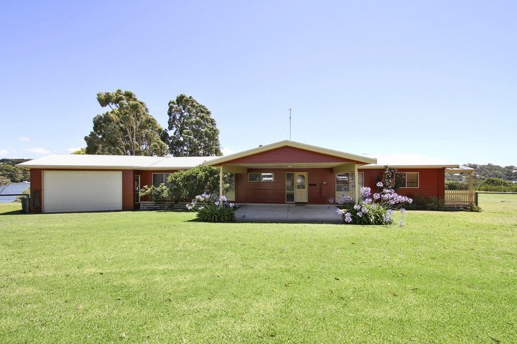 9 Lake Cove Court, Newlands Arm