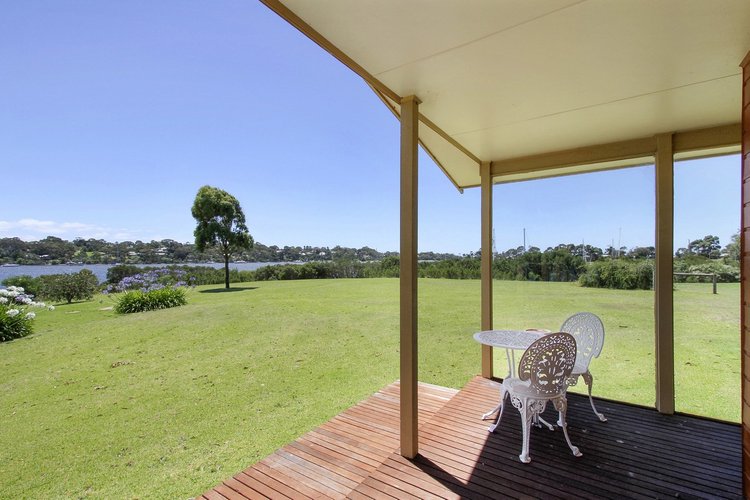 9 Lake Cove Court, Newlands Arm