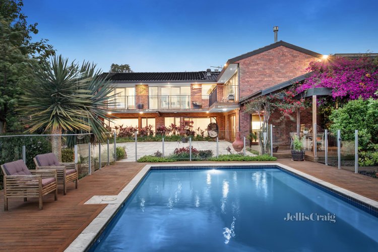 9 Lansell Road Glen Waverley 3150