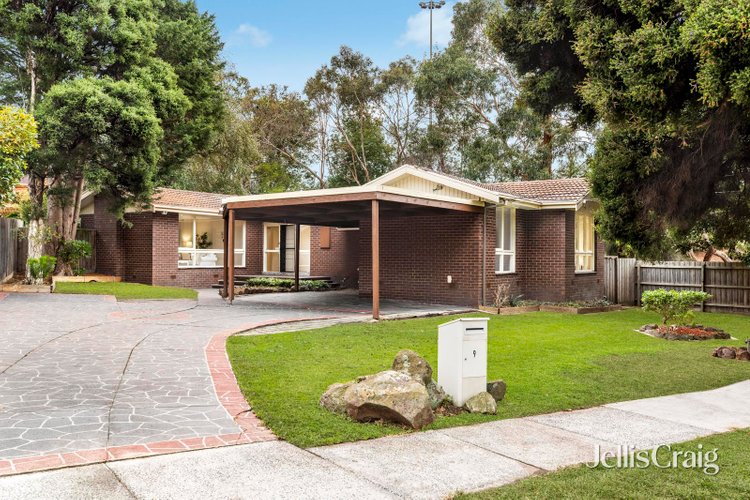 9 Maylands Crescent Glen Waverley 3150