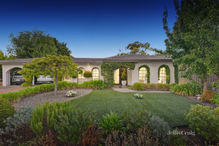 9 Newbury Close Templestowe Lower 3107