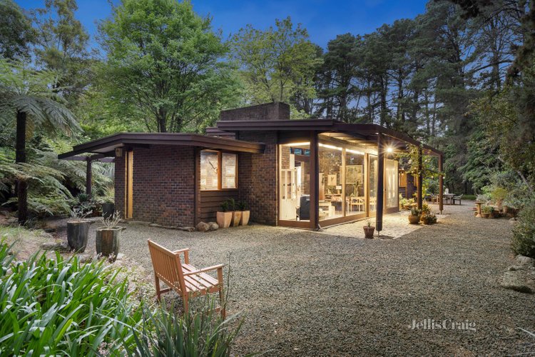9 Old Warrandyte Road Donvale 3111