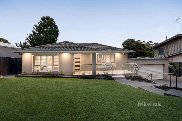 9 Pamburra Court Greensborough 3088