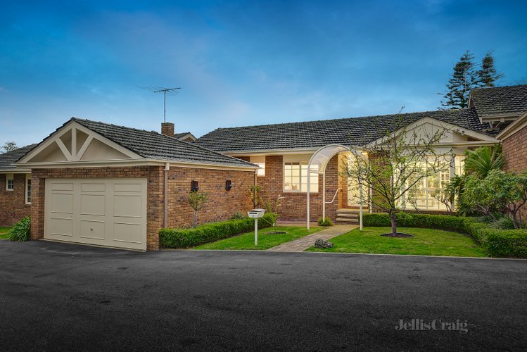 9 Parkhill Drive Kew 3101