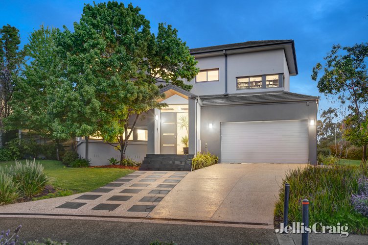 9 Pinehurst Place Chirnside Park 3116