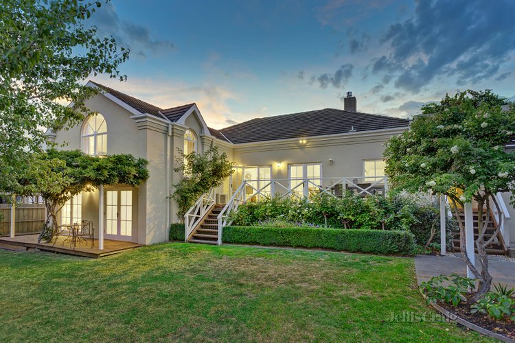 9 Relowe Crescent Balwyn 3103